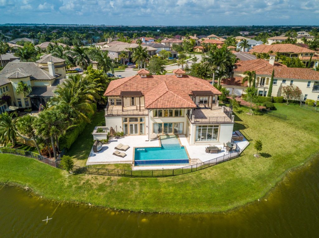 Miami Luxury Real Estate Photographer 18 - Bonomotion
